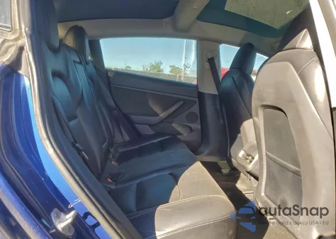 2021 Tesla Model 3 z USA, uszkodzony, nr VIN 5YJ3E1EA9MF046410